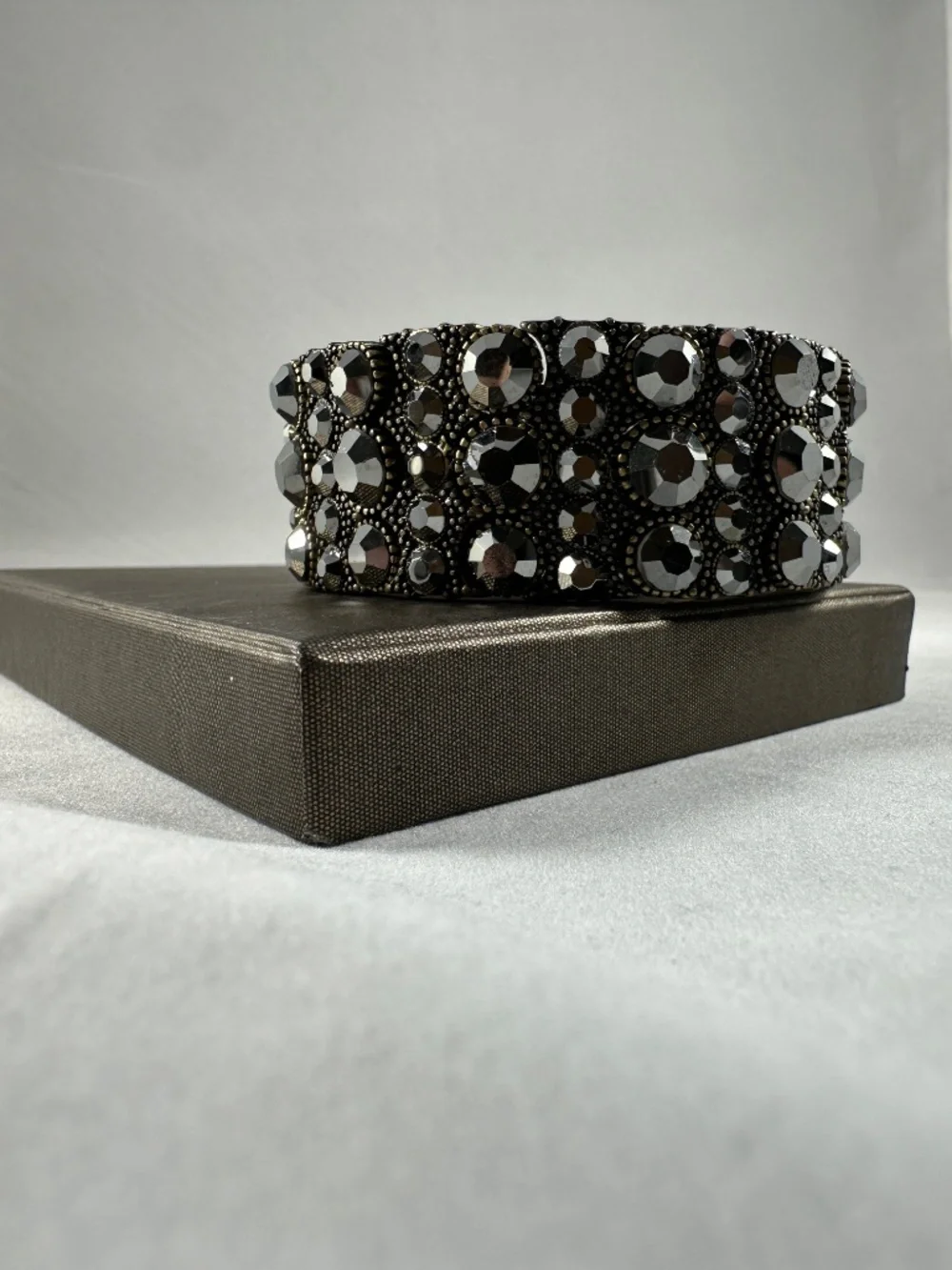 Lia Sophia Hematite Crystal Stretch Cuff Bracelet – NYFW Gifting Suite